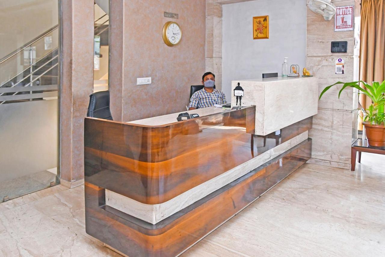 Townhouse 900 Hotel Surya Palace Bhilai Buitenkant foto