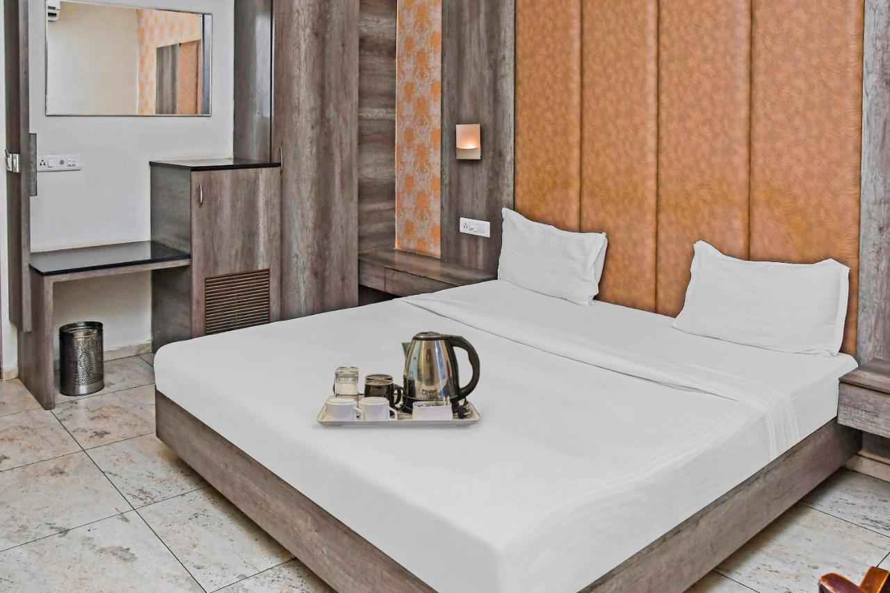 Townhouse 900 Hotel Surya Palace Bhilai Buitenkant foto